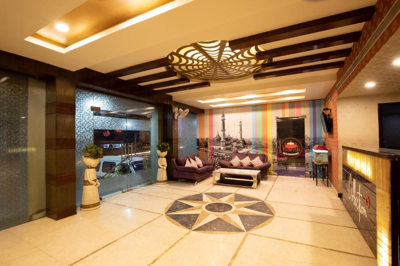 Oyo 79355 Collection O Hotel Adona Meenangadi エクステリア 写真
