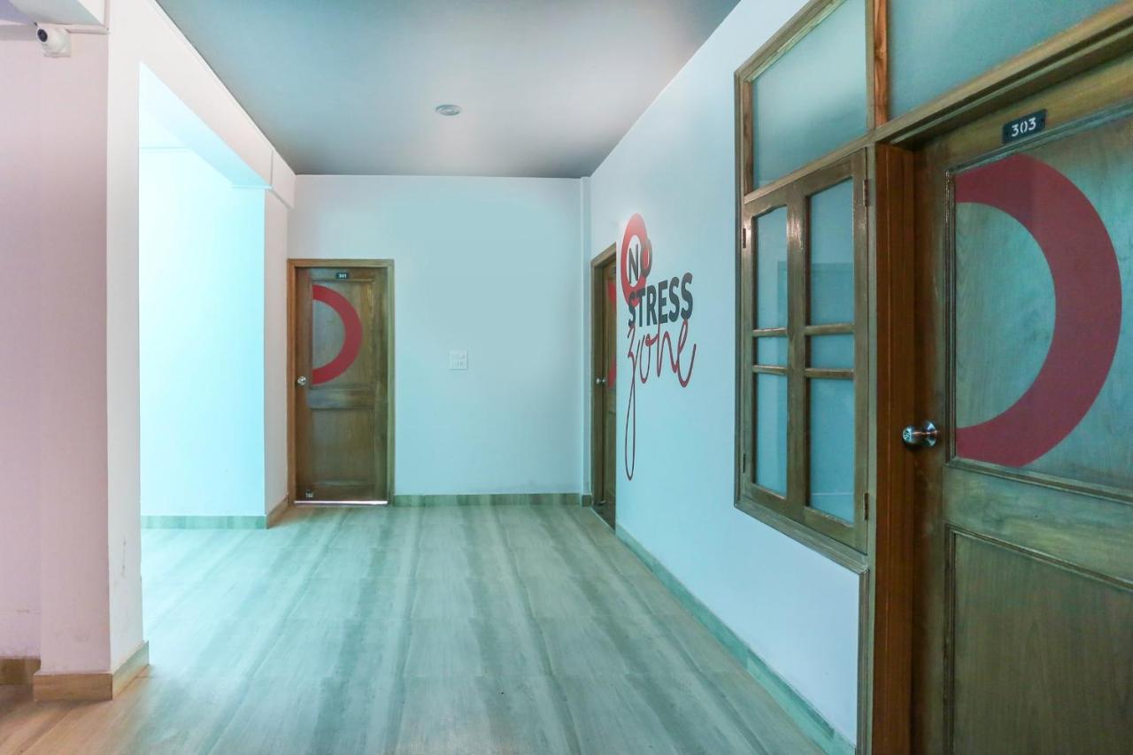 Oyo 79355 Collection O Hotel Adona Meenangadi エクステリア 写真