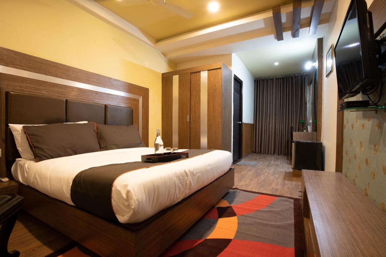 Oyo 79355 Collection O Hotel Adona Meenangadi エクステリア 写真