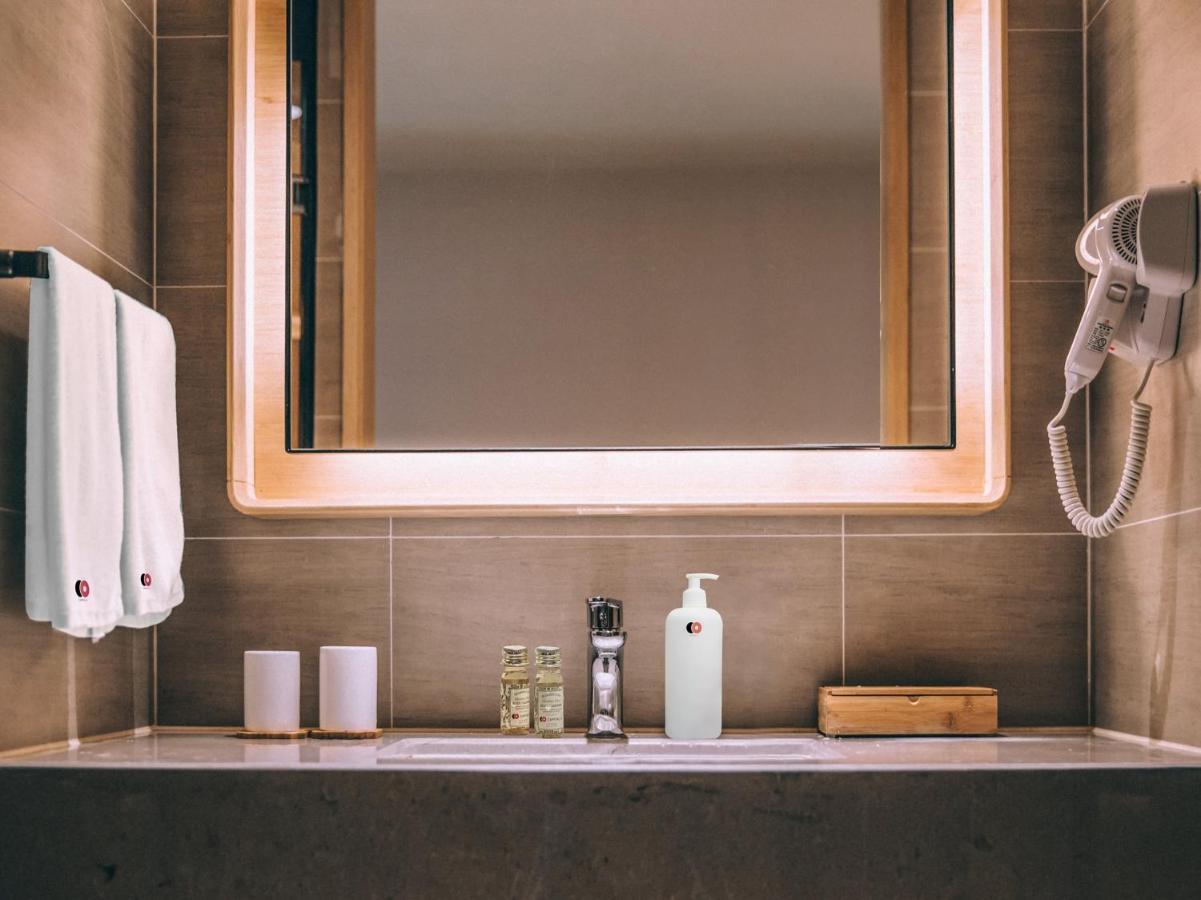 Oyo 79355 Collection O Hotel Adona Meenangadi エクステリア 写真